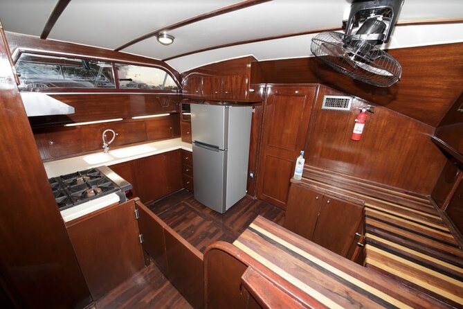 3 Hours - 53' Hatteras - Tulum, Playa Del Carmen, Riviera Maya - What the crew adds to the day