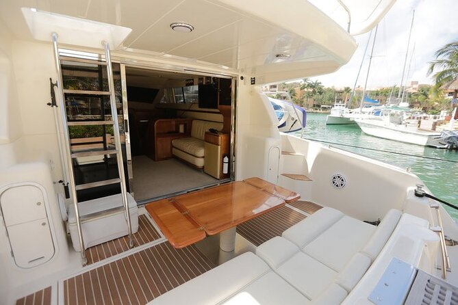 4 Hour - 47' Azimut, Tulum, Playa del Carmen, Riviera Maya - Should you book the Los Tres Piratas charter?
