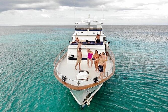 4 Hour - 80' Burger, Tulum, Playa del Carmen, Riviera Maya - What the $2,299 group price really means