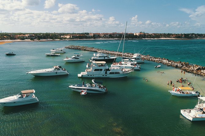 4 Hours - 53' Hatteras - Tulum, Playa Del Carmen, Riviera Maya - Who will enjoy this yacht charter most