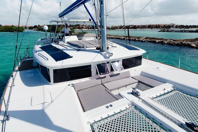 4 Hours Exclusive 45' Lagoon Catamaran Experience - The crew and the feel onboard