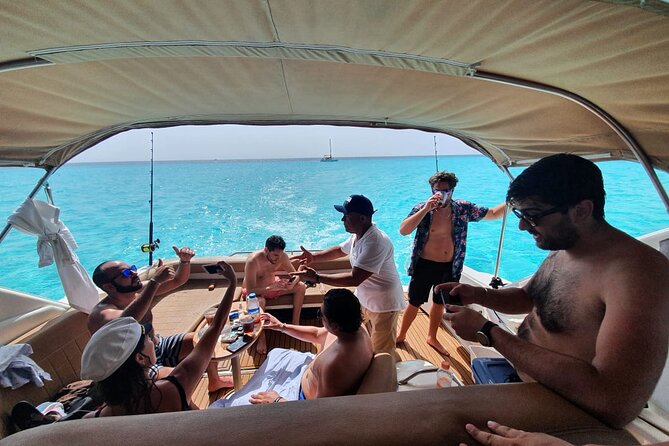 4 hours - Private 48ft Yacht all inclusive in Tulum and Playa del Carmen - The nearby beach: 90 minutes to swim and relax