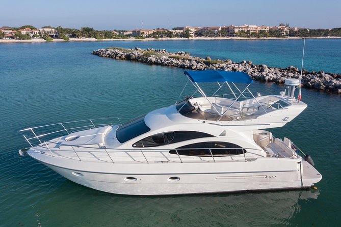 4H 42' Azimut Yacht All-Inclusive from Tulum & Playa del Carmen. - Setting out from Puerto Aventuras on a 42-foot Azimut