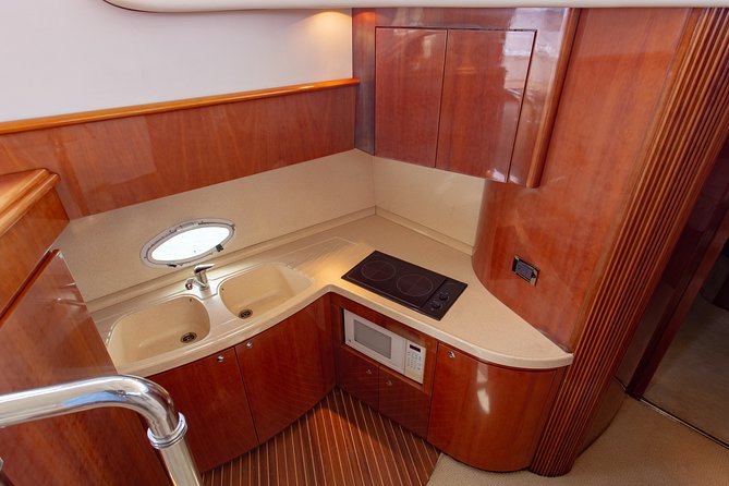 4H 42' Azimut Yacht All-Inclusive from Tulum & Playa del Carmen. - Who should book this yacht charter?