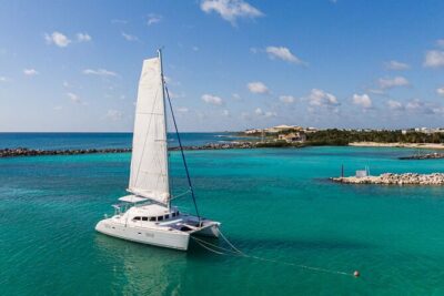 4H Private 38’Catamaran All-Inclusive in Tulum & Playa del Carmen