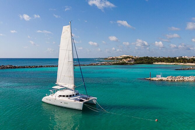 4H Private 38'Catamaran All-Inclusive in Tulum & Playa del Carmen - Sailing south along the Riviera Maya coast