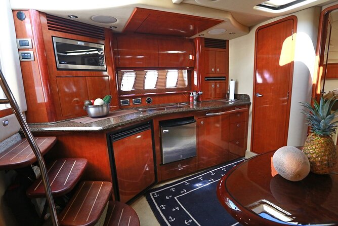 4H private 40' Yacht All-Inclusive in Tulum & Playa del Carmen - Fresh ceviche, guacamole, and the catch of the day