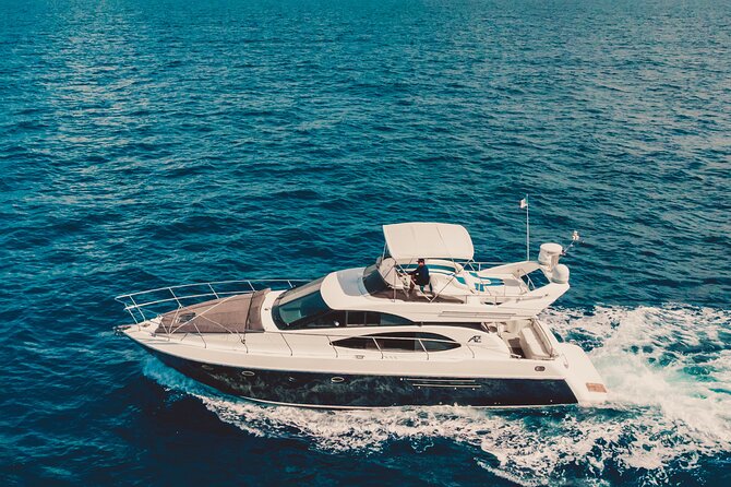 5H private 50' Yacht All-Inclusive from Tulum & Playa del Carmen - Playa La Bocana, lunch, and music in shallow water