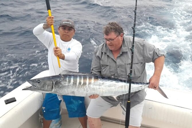 6 Hour Private Fishing Tour in Puerto Aventuras Riviera Maya - What the private format means for your group