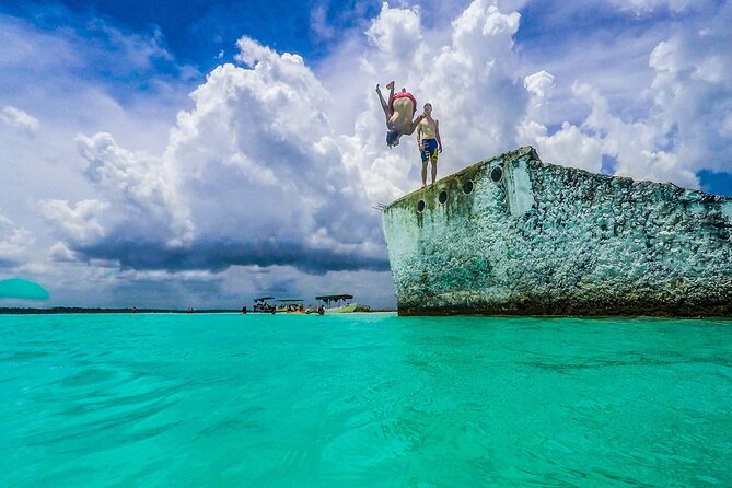 7 Colors Bacalar Lagoon Tour from Playa del Carmen & Tulum - Bacalar village and its Mayan setting