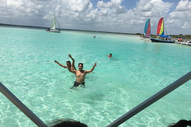 Bacalar Deluxe - The pontoon ride across Bacalar Lagoon