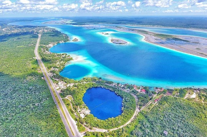 Bacalar Lagoon of 7 Colors from Playa del Carmen and Tulum - What the group size means