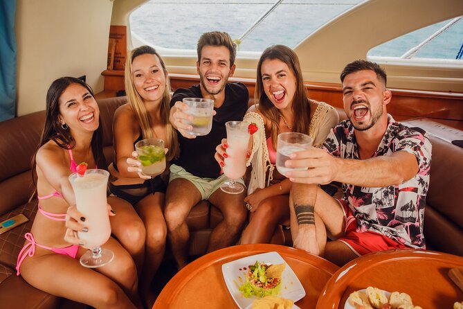 Cancun All Inclusive: Coast & Fun 9h on 50' Cranchi - Nine hours on a private Cranchi