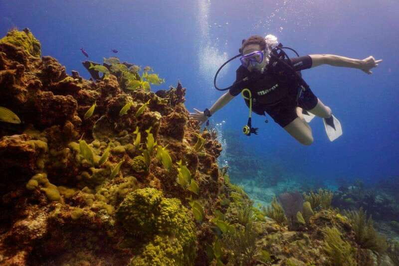 Cancun: MUSA Diving for certified divers morning dive trip - What the 30-foot depth means for you