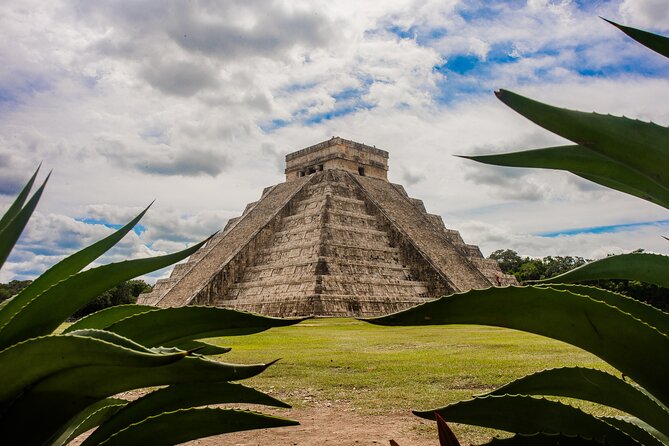 Chichen Itza, Cenote and Valladolid Small Group Day Trip - Two hours inside Chichen Itza