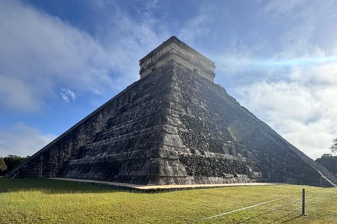 Chichén Itzá+Cenote+Food VIP: Your Exclusive, Private Journey - Chichén Itzá with time to understand the stones