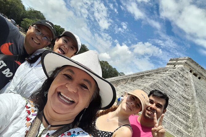Chichen itza, Cenote Ik kil and Coba Reduced Group - How the guide affects your day