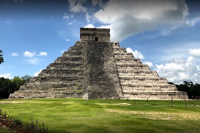 Chichen Itza Deluxe from Cancun to Playa del Carmen - Breakfast, drinks, and the practical side of the coach
