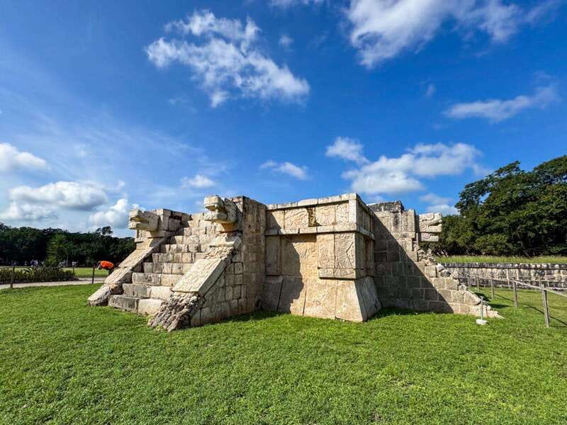 Chichen Itza: Guided Tour with Valladolid & Cenote Chichikan - What the bus ride is really like