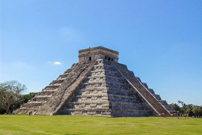 Chichen Itza Maya Amazing Adventure - Chichen Itza and the great pyramid