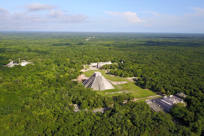Chichen Itza Private Tour VIP - Valladolid brings food and colonial streets