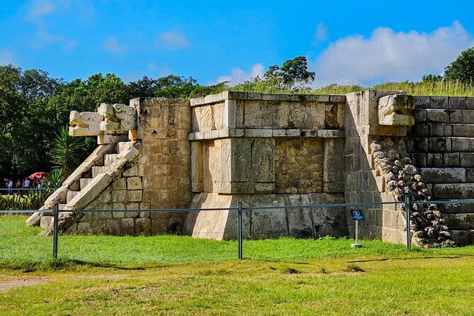 Chichen Itza, Suytun and Ikkil cenotes in One Day Tour! - Chichén Itzá in 2.5 hours