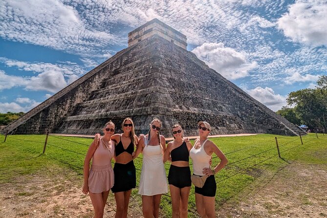 Chichen Itza, Valladolid and Stunning Cenote - Private Tour - Valladolid: Lunch, Mayan Crafts, and a Short Town Walk