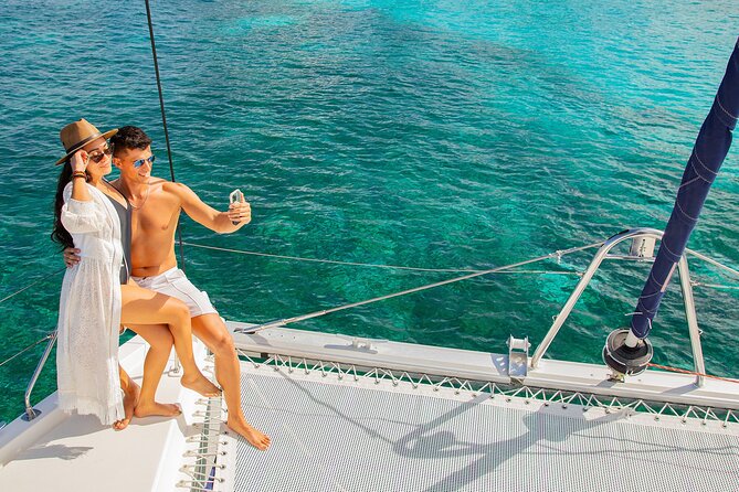 Cozumel Luxury Sailing & Snorkeling with Lunch and Open Bar Onboard - Lunch, cocktails, and the real value of $139