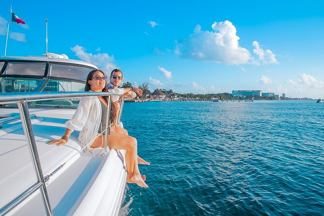 Cozumel Private Yacht and Snorkel with Lunch and Open Bar Onboard - Lunch, open bar, and the food question