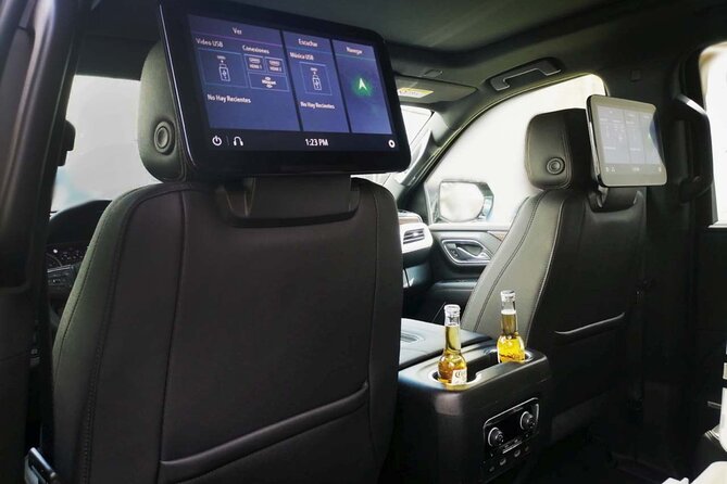 Departure by Luxury Suv from Playa del Carmen to Cancun Airport - What happens in the hotel lobby