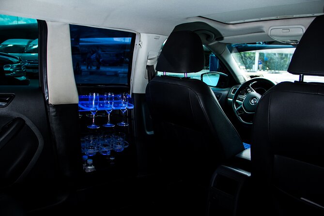 Departures in Luxury Sedan from Akumal to Cancun Airport - A calm final stretch of your vacation