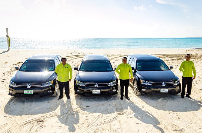 Departures in Luxury Sedan from Akumal to Cancun Airport - Service touches that make a difference