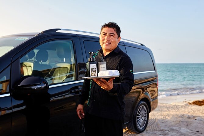 Departures in Mercedes Benz from Playa del Carmen to Cancun Airport - Why early pickup is the real luxury