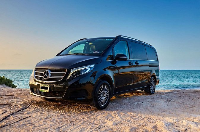 Departures in Mercedes Benz from Tulum to Cancun Airport - Why the private format can be worth the $208 price