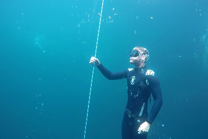 Freediving Intro for Beginners in a Cenote in Tulum Mexico - Learning breathing and equalization before entering