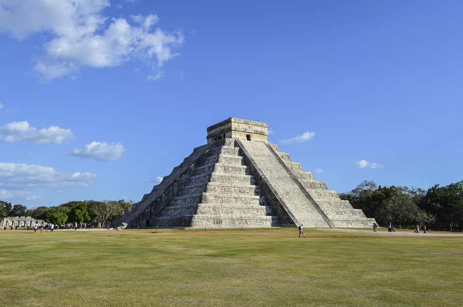 From Playa del Carmen: Tour to Chichén Itzá, Valladolid with Cenote and buffet - Who should book this day trip