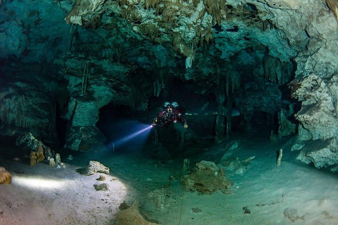 Go for 2 dives in cenote Dos ojos for certified divers - One tank follows the Barbie Line