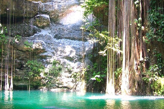 Guided Day Tour to Chichén Itzá, Cenote Swim and Valladolid - Valladolid in 45 minutes
