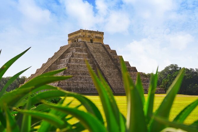 Guided Tour to Chichen Itza Cenote and Valladolid - Buffet lunch and the shopping stop