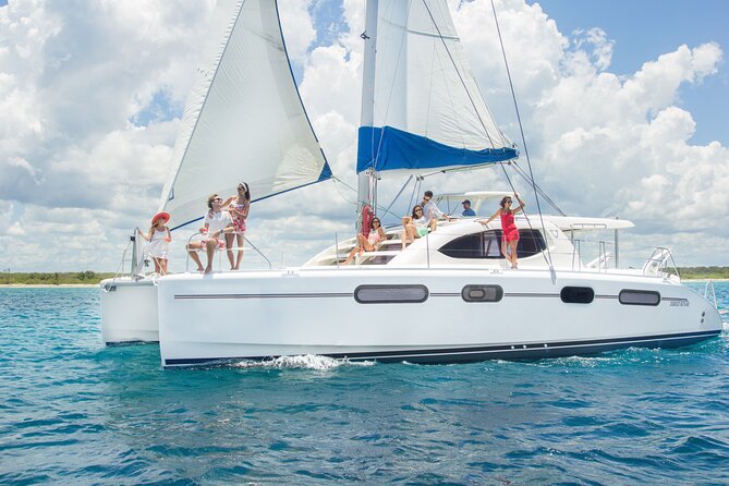 Half-Day Luxury Sailing Experience in Tulum with Open Bar - Lunch, snacks, and the open bar