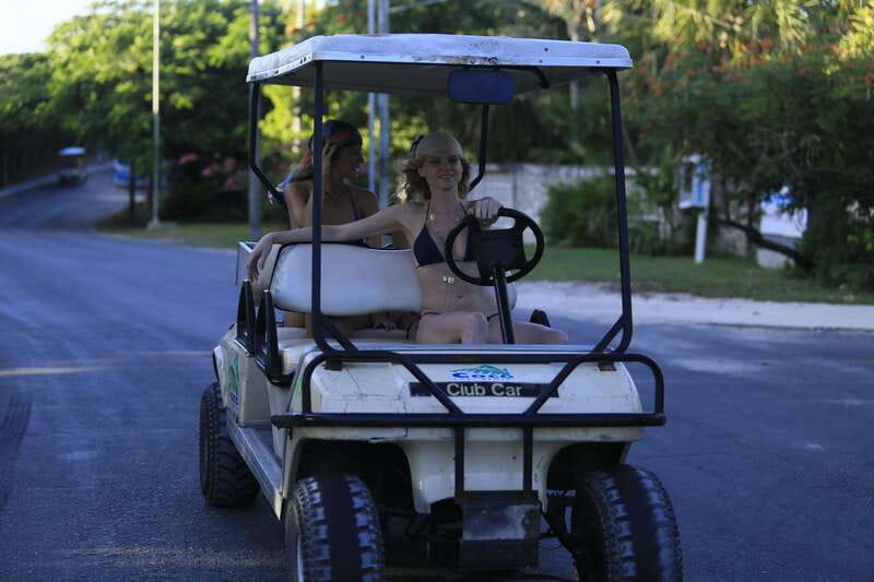 Isla Mujeres: Full Day Private Catamaran with Snorkeling - Lunch at a comfortable beach club