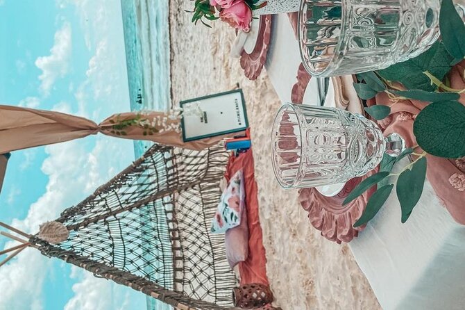 Luxury picnic on the beach - Seating, access, and practical comfort