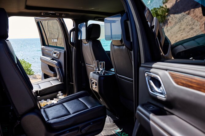 Luxury Suv departures from Tulum to Cancun Airport - Allowing 2.5 hours for the drive