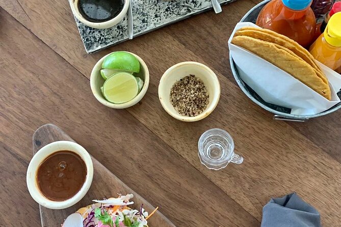 Playa Del Carmen Authentic Downtown Food Tour: Tacos and Local Flavors - How the meal builds from snacks to lunch