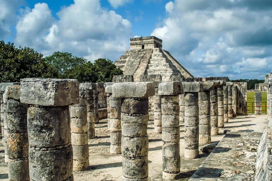 Playa del Carmen: Chichen Itza Early Tour with Expert Guide - Entering Chichen Itza before the heat