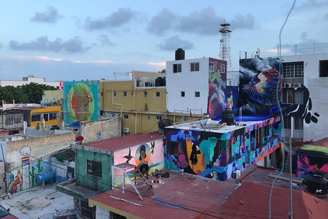 Playa del Carmen Family and Kids Private City Tour - Reading Playa del Carmen through street art