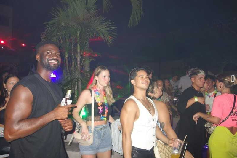 Playa del Carmen: Social Pubcrawl, meet fellow travelers - Why timing your booking early can help
