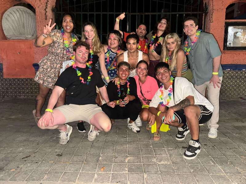 Playa del Carmen: Social Pubcrawl, meet fellow travelers - Games, face paint, and the champagne prize
