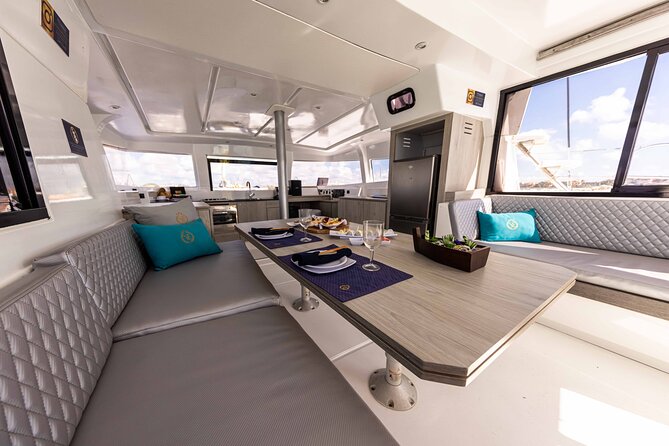 Private 40' Bali Catamaran – Drinks & Food Included - How the price works for a group of 10
