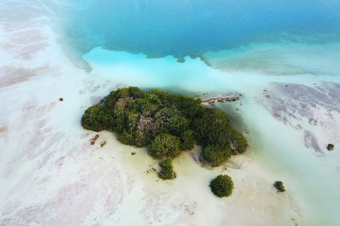 Private - Bacalar sailing across the mesmerizing waters - Who should book this Bacalar experience